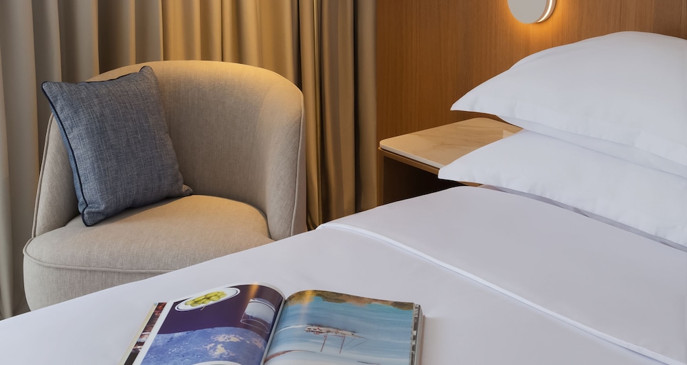 Standard Double Room, Balcony, Partial Sea View - Photo 2
