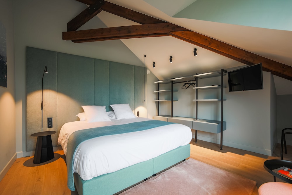 Superior Suite, River View