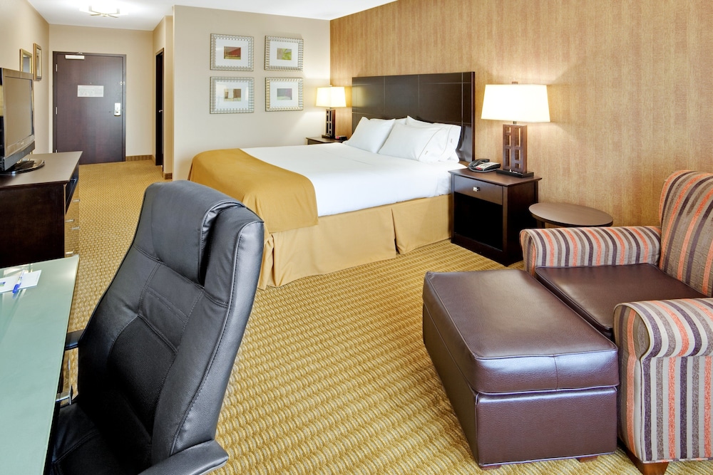 Standard Room, 1 King Bed, Accessible (Mobility, Accessible Tub) - Photo 1