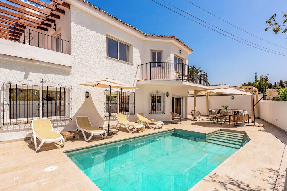 Villa (5 Habitaciones)