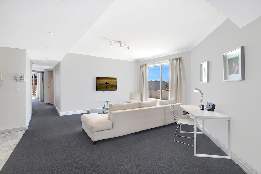 Deluxe Penthouse Two Bedroom Apartment
