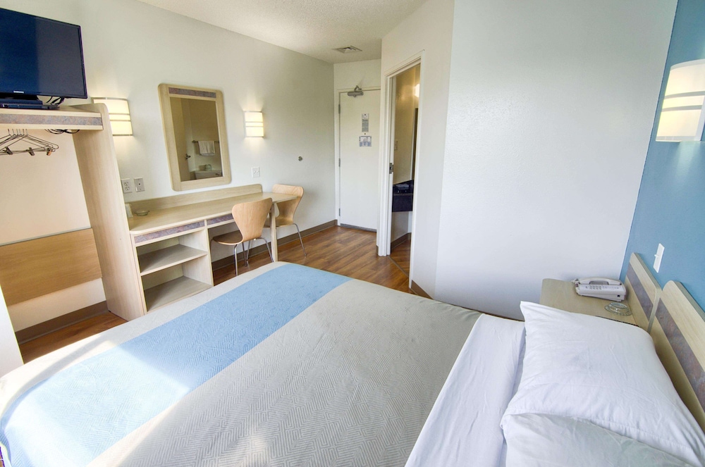 Deluxe Room, 1 Double Bed, Accessible, Non Smoking
