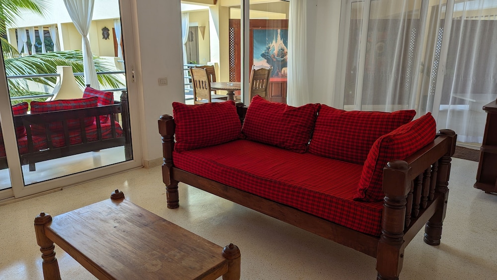 Comfort Suite, 1 Bedroom, Ocean View - Photo 10