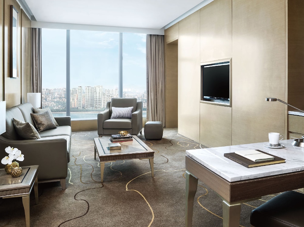 Club Executive Suite photo 1