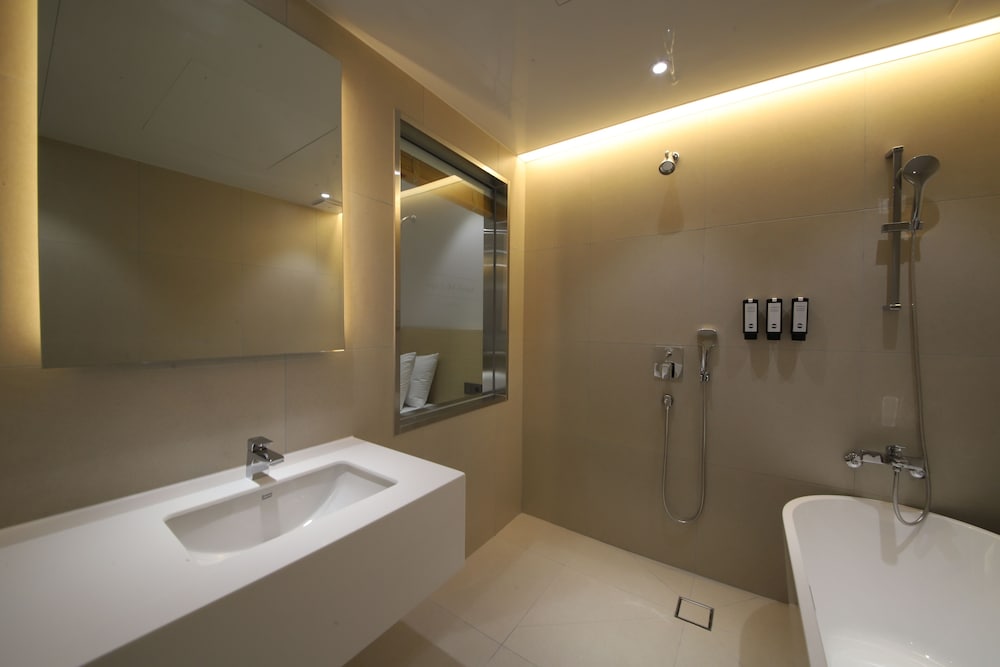 Economy Double Room - Photo 5