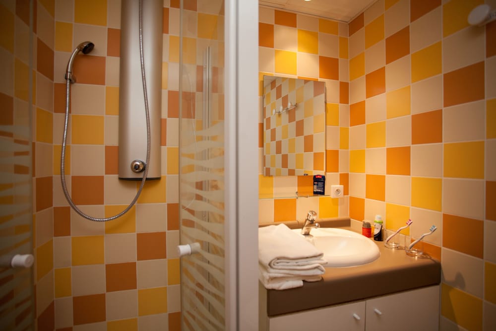 House, 2 Bedrooms photo 2