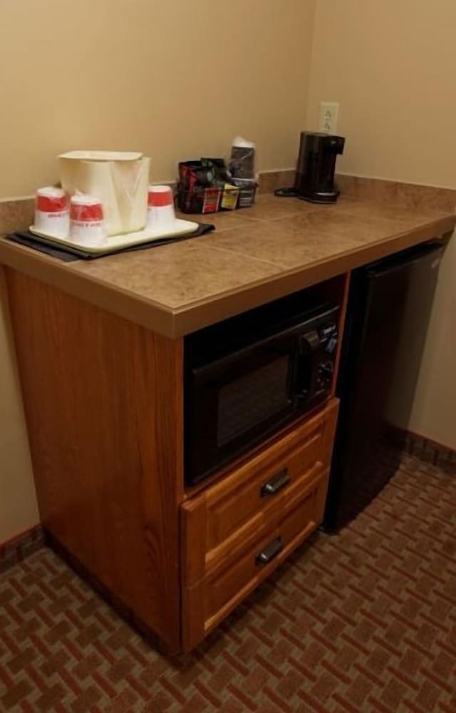 Deluxe Room, 1 King Bed, Non Smoking photo 2