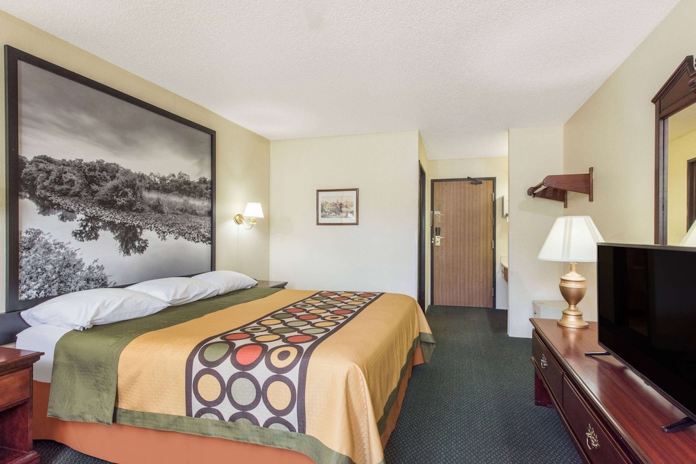 Standard Room, 1 King Bed - Photo 2