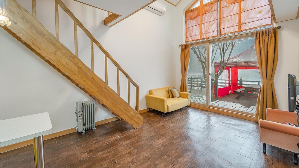 Basic Room, 1 Bedroom (Orange (Pet/ River View)) - Photo 1