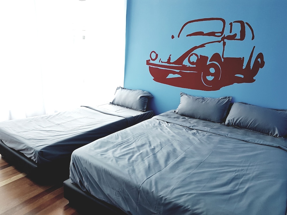 Family Theme 3-Bedroom Suite
