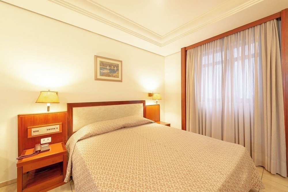 Standard Double Room - Photo 1