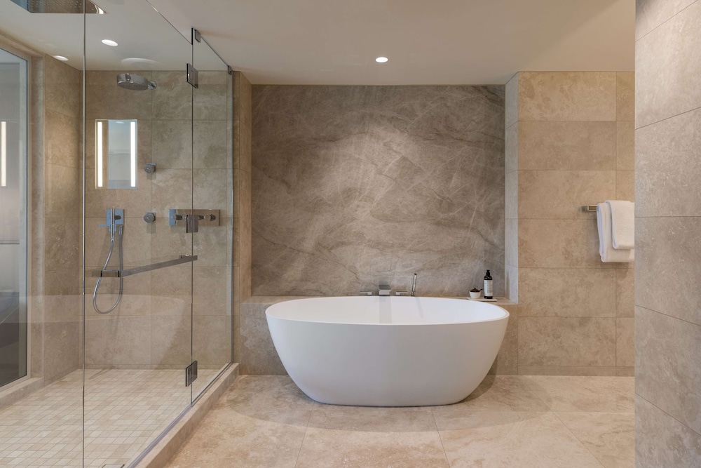 Presidential Suite thumbnail 6