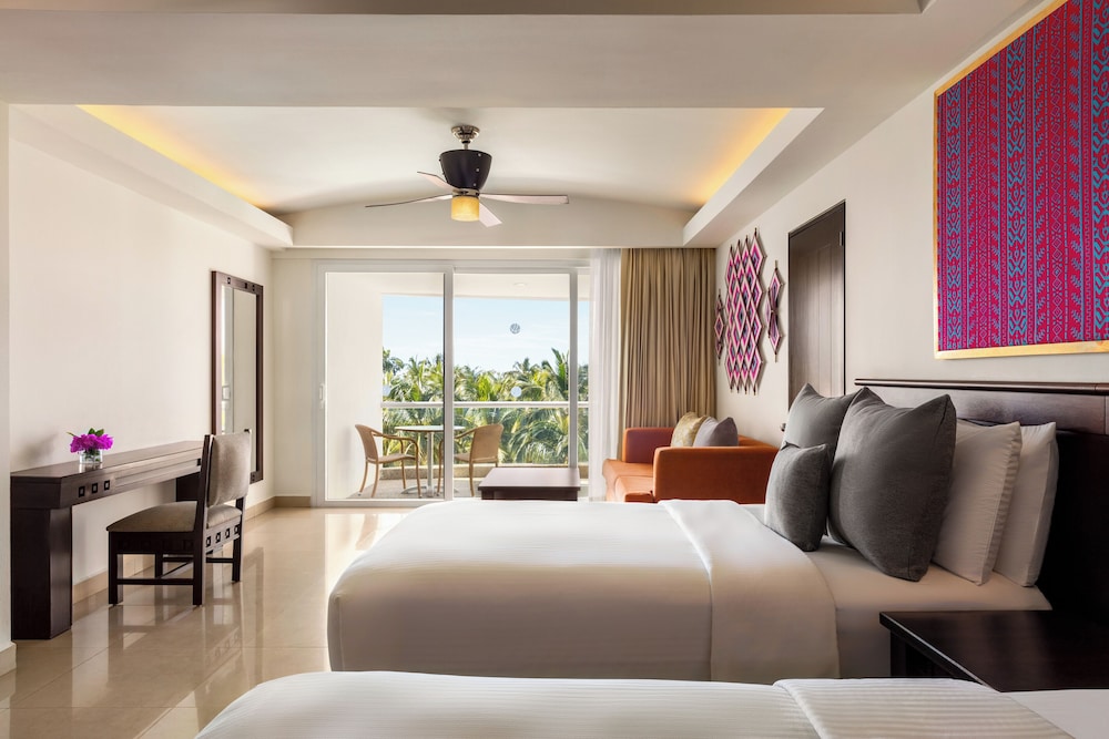 Junior Suite, 2 Double Beds (Tropical View) photo 3