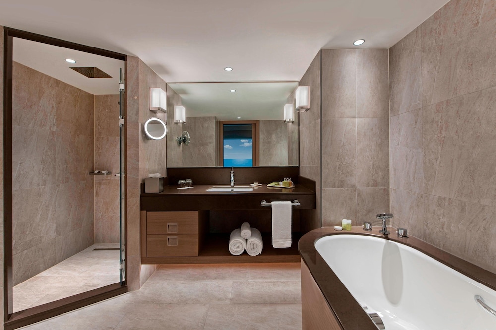 Club Suite, 1 Bedroom thumbnail 6