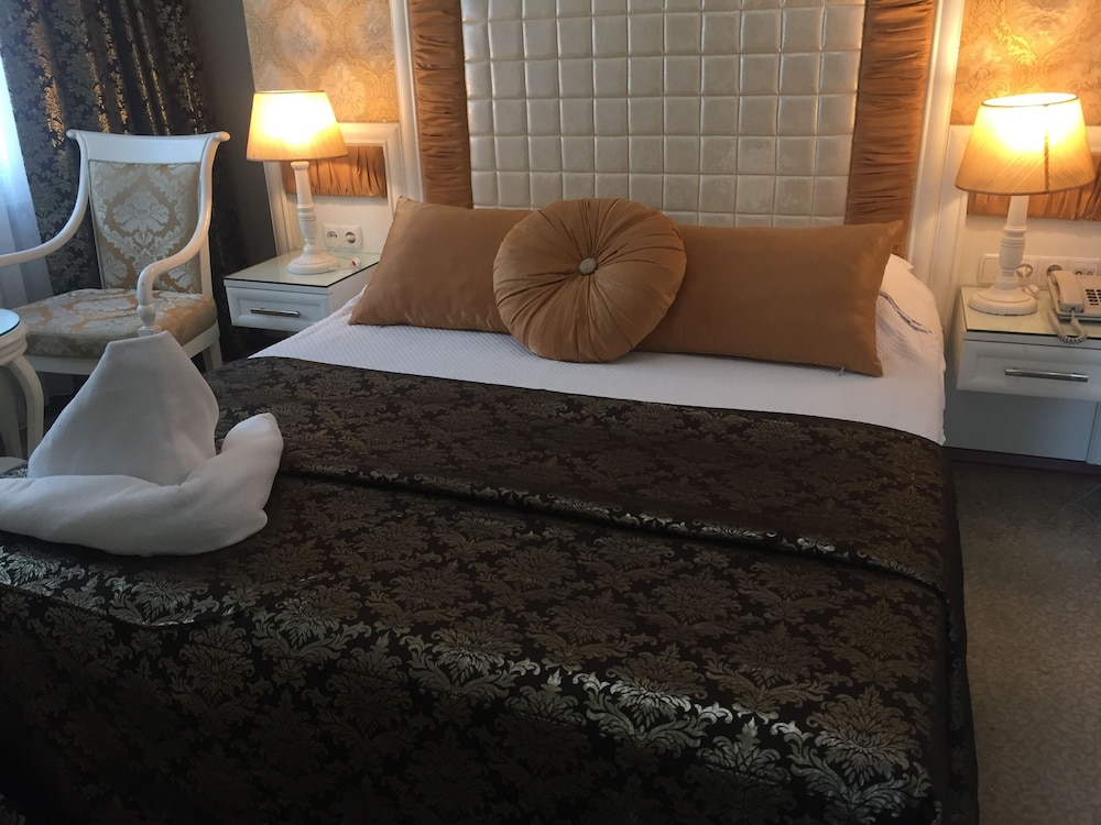 Deluxe Suite photo 2