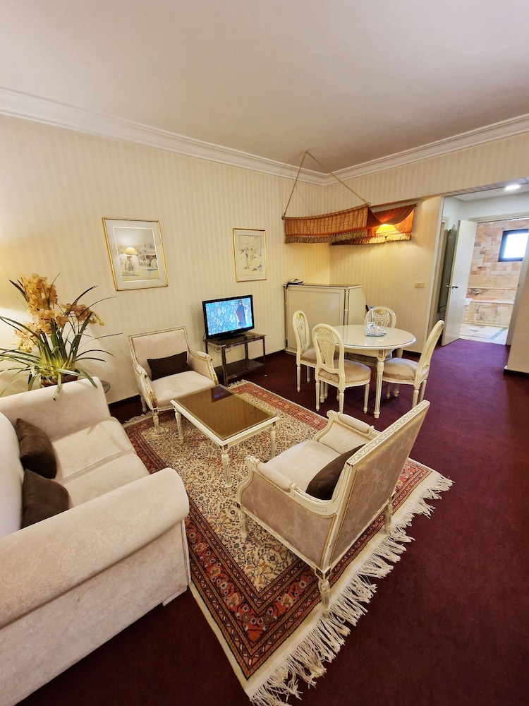 Suite Fourati