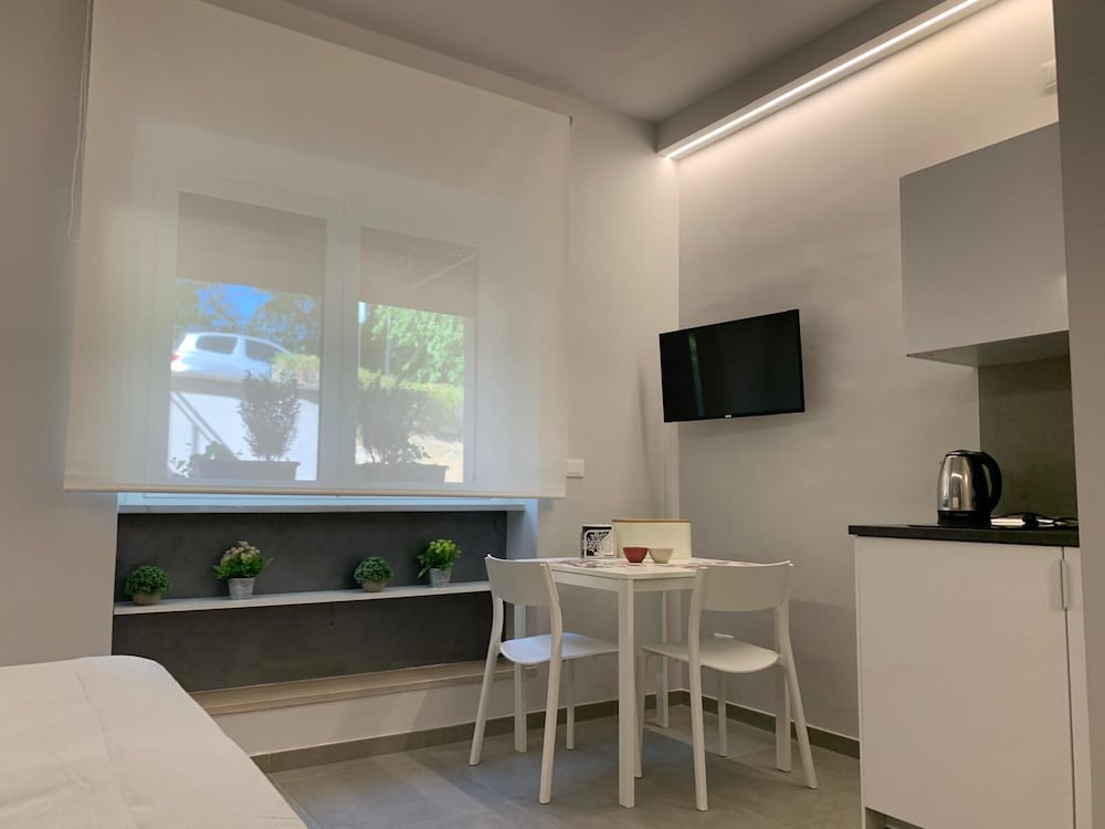 Superior Studio, 1 King Bed with Sofa bed, Garden View photo 2