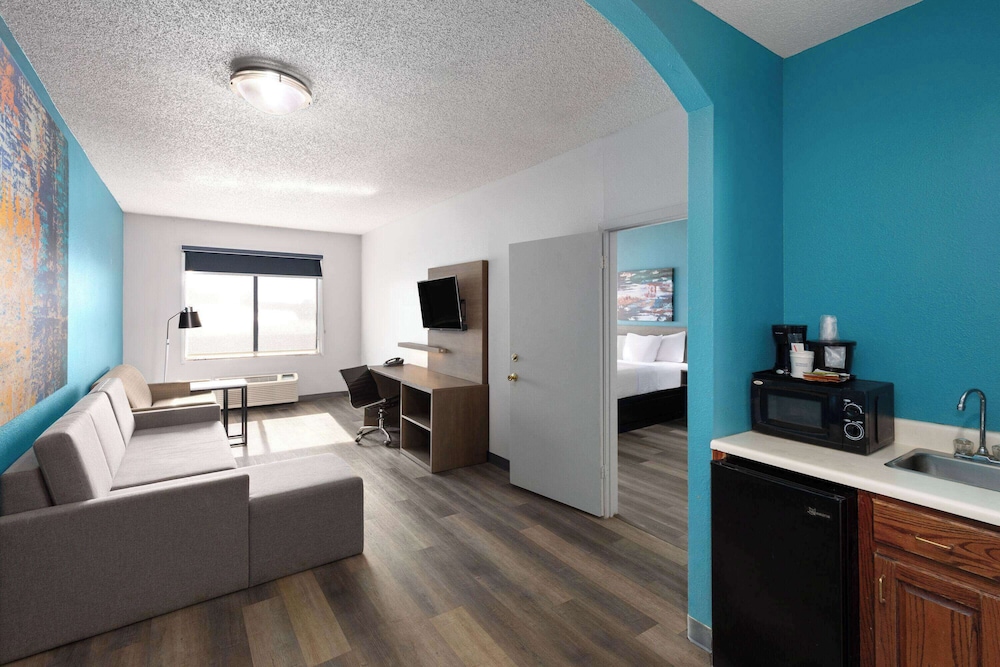 Presidential Suite, 1 King Bed with Sofa bed, Non Smoking (Living Area)