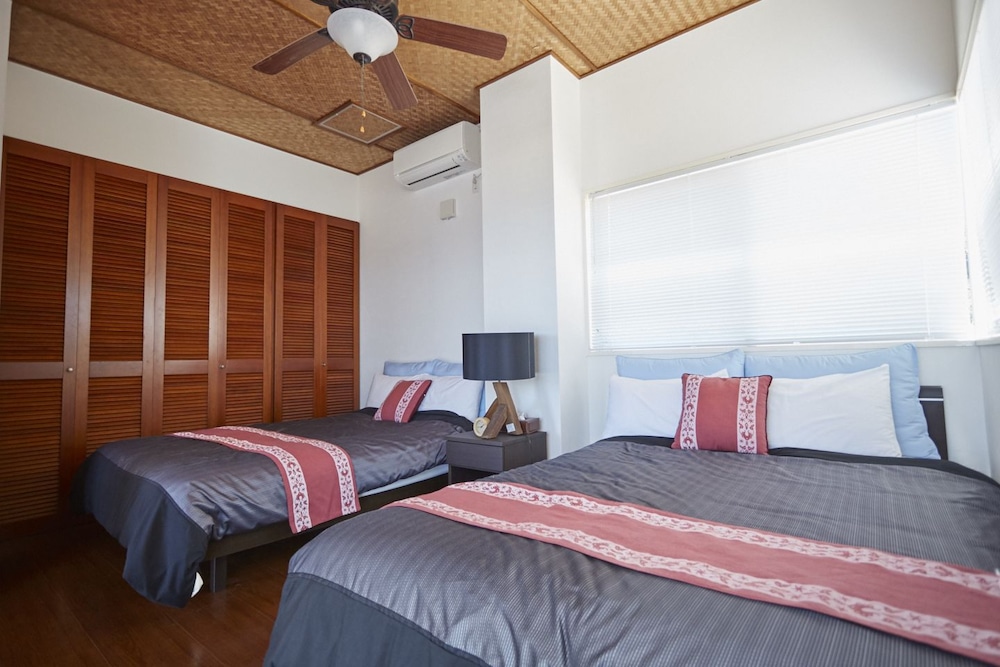 Made Ocean Front (Private Vacation Home) photo 2