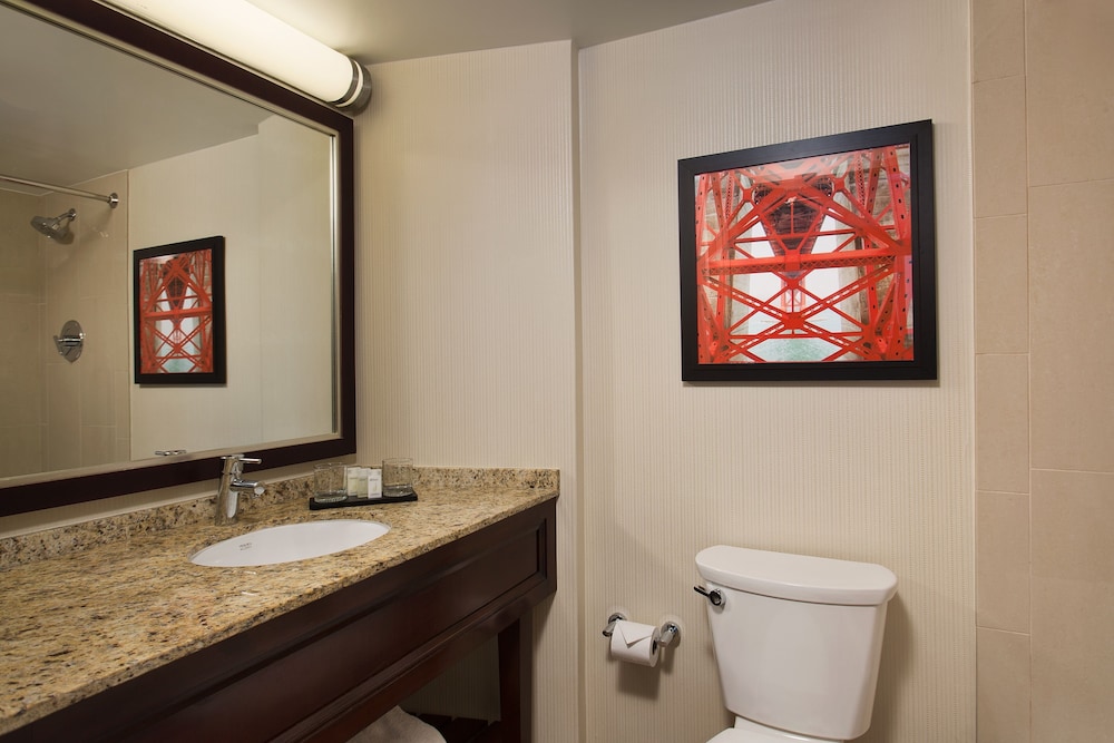 Suite, 1 Queen Bed - Photo 7