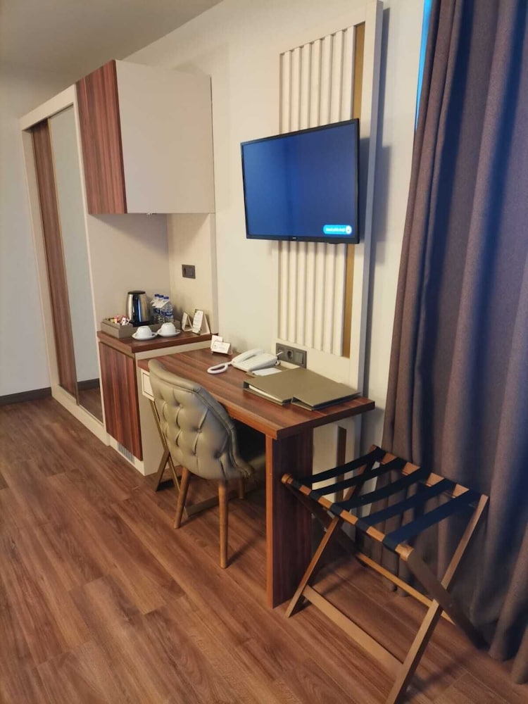 Junior Suite Room thumbnail 5