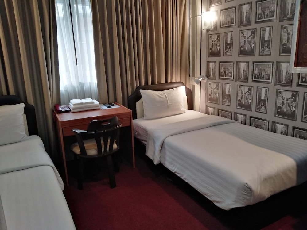 Deluxe Twin Room photo 2