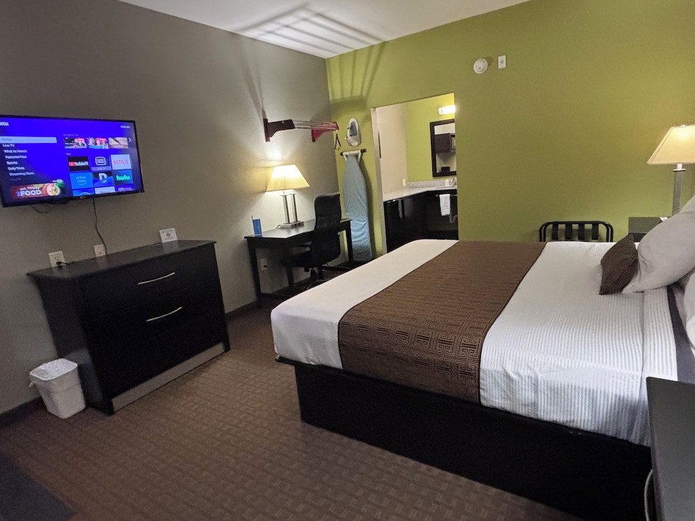 Standard Room, Non Smoking (1 King Bed & 1 Queen Bed) photo 2