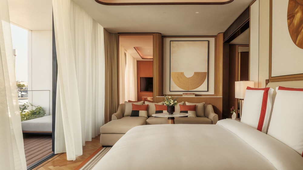 Promenade Deluxe Room with Marina Views - includes Private Terrace on Promenade (13sqm) photo 1