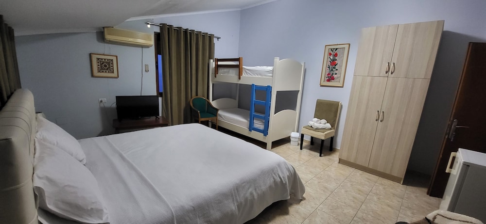 Quadruple Room, Multiple Beds, Sea View photo 3