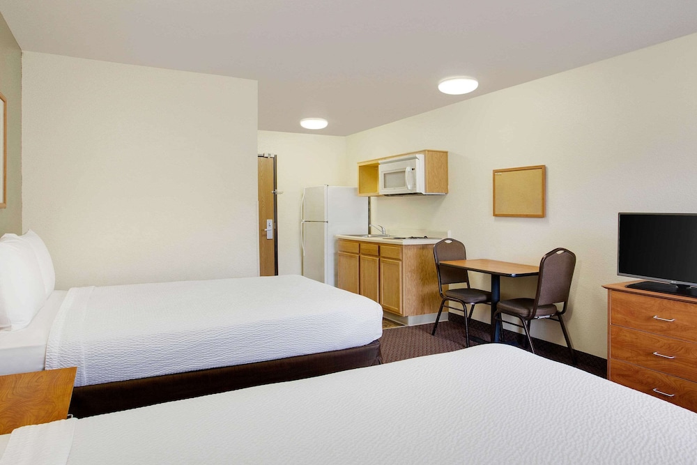 Suite, 2 Queen Beds, Non Smoking photo 2