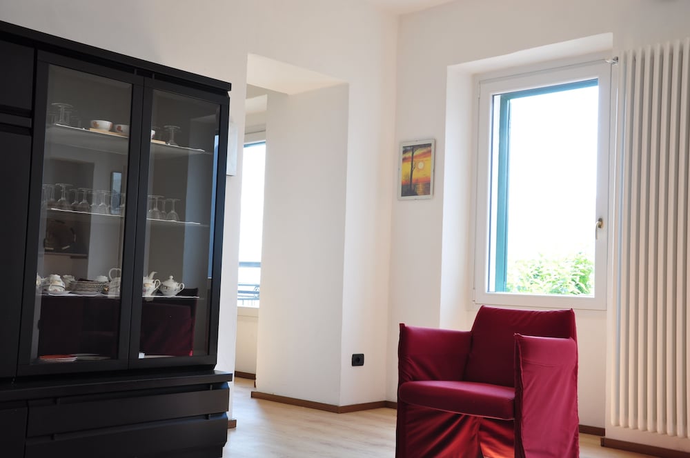 Apartment, 3 Bedrooms, Terrace, Lake View photo 2