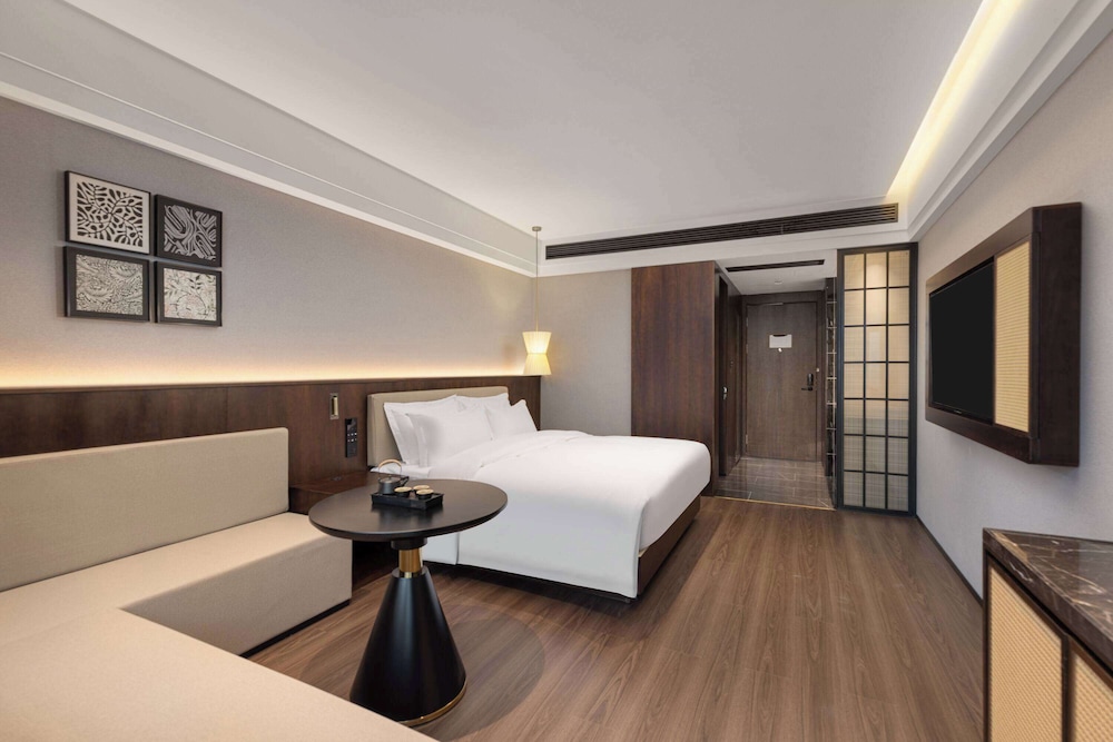 Superior Room, 1 King Bed, Non Smoking photo 1