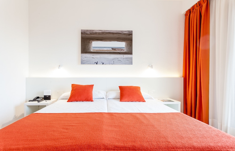 Double Room Single Use, Pool View photo 2