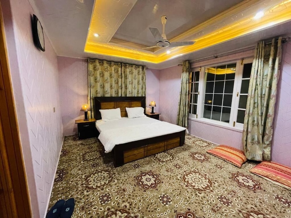 Deluxe Double or Twin Room photo 2