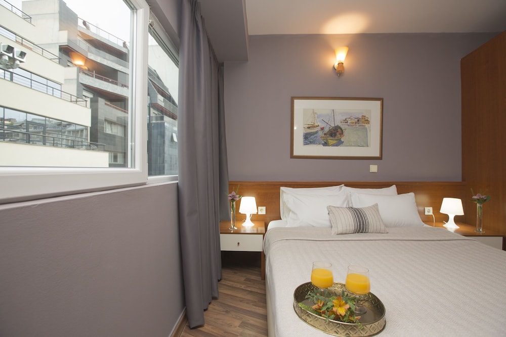 Standard Double Room Single Use photo 3