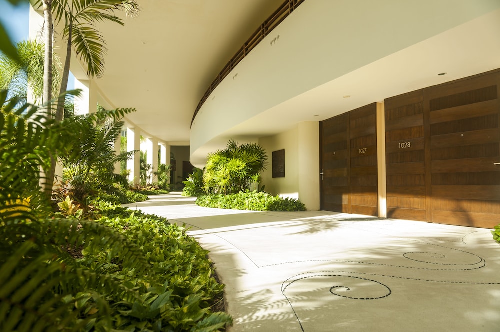 Ambassador Suite Ocean View