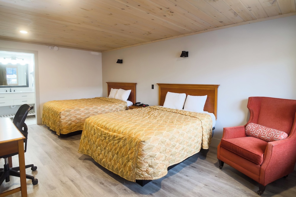 Room, 2 Queen Beds, River View - Photo 4