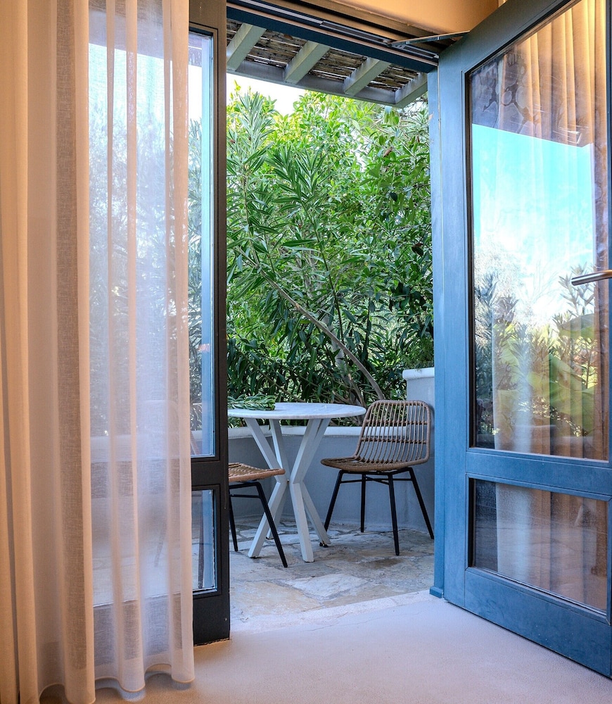Suite, 2 Twin Beds, Garden View - Photo 2