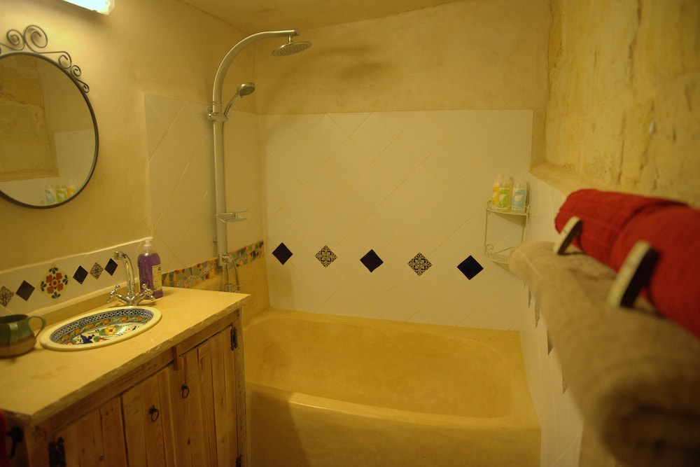 Luxury Suite photo 2