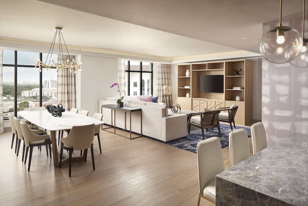 Vice Presidential Presidential Suite (Non Smoking)