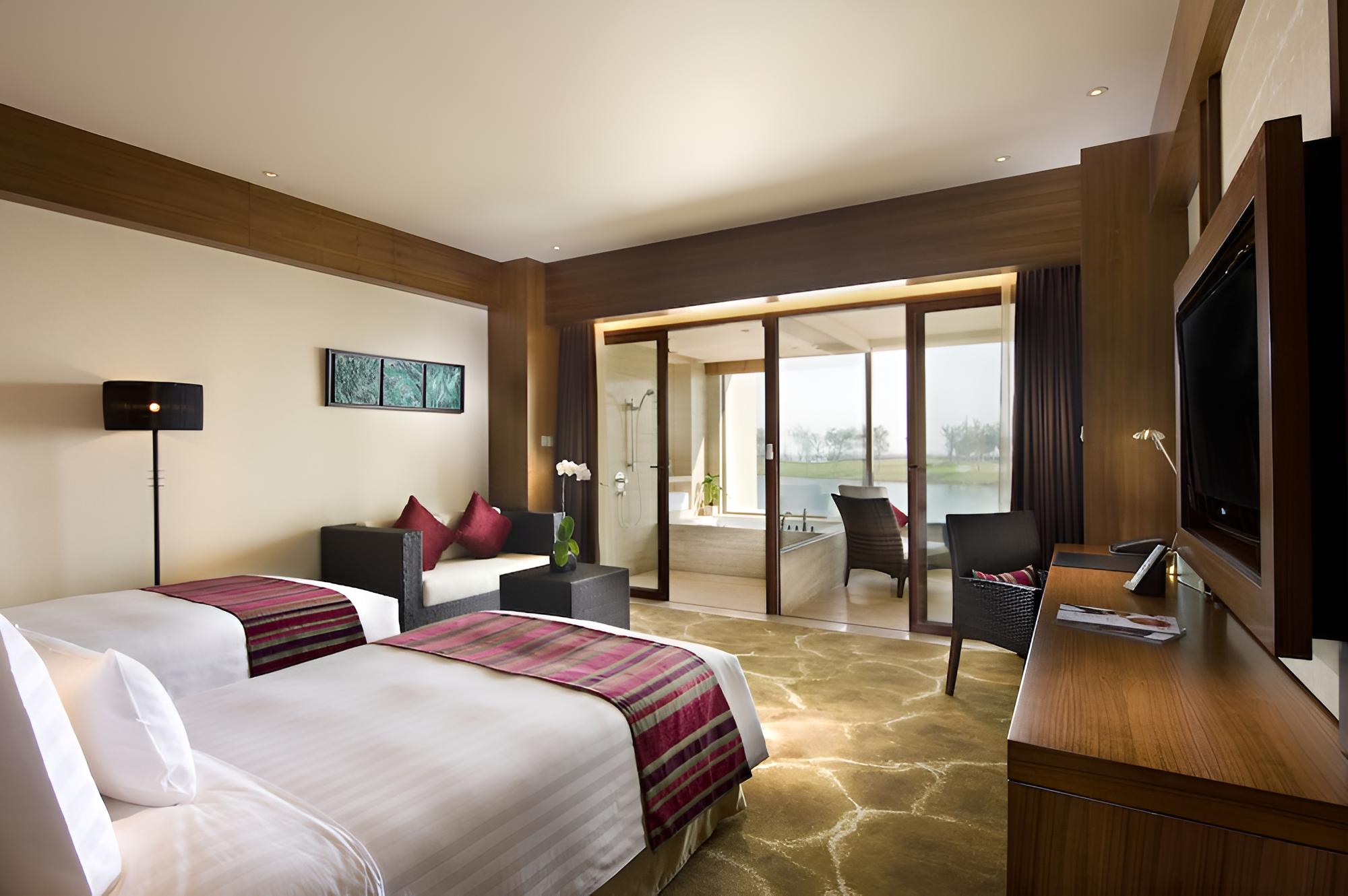 Standard Twin Room, Lake View photo 1