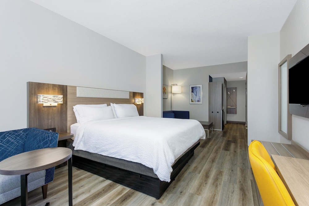 Available room
