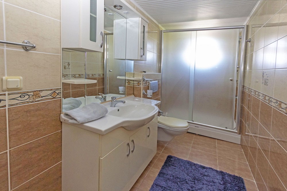 Villa photo 3