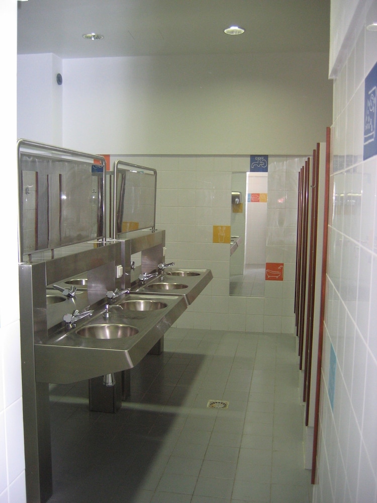 Shared Dormitory, Men only (3 pax) photo 3