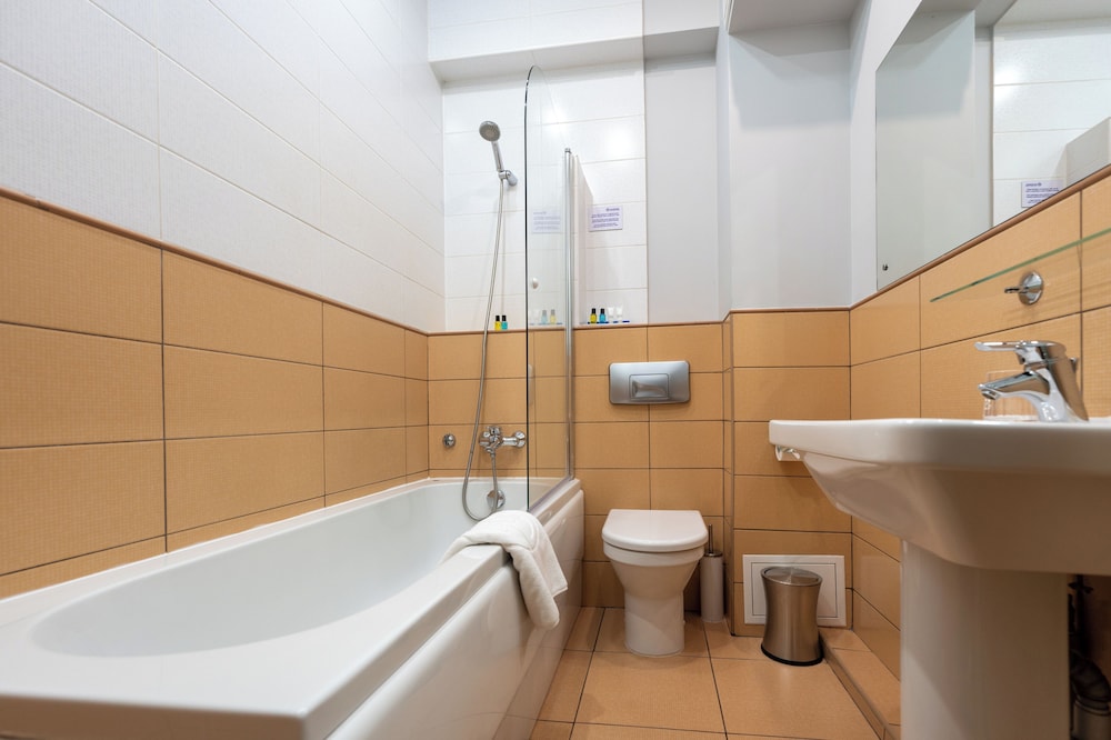 Deluxe Double Room - Photo 9