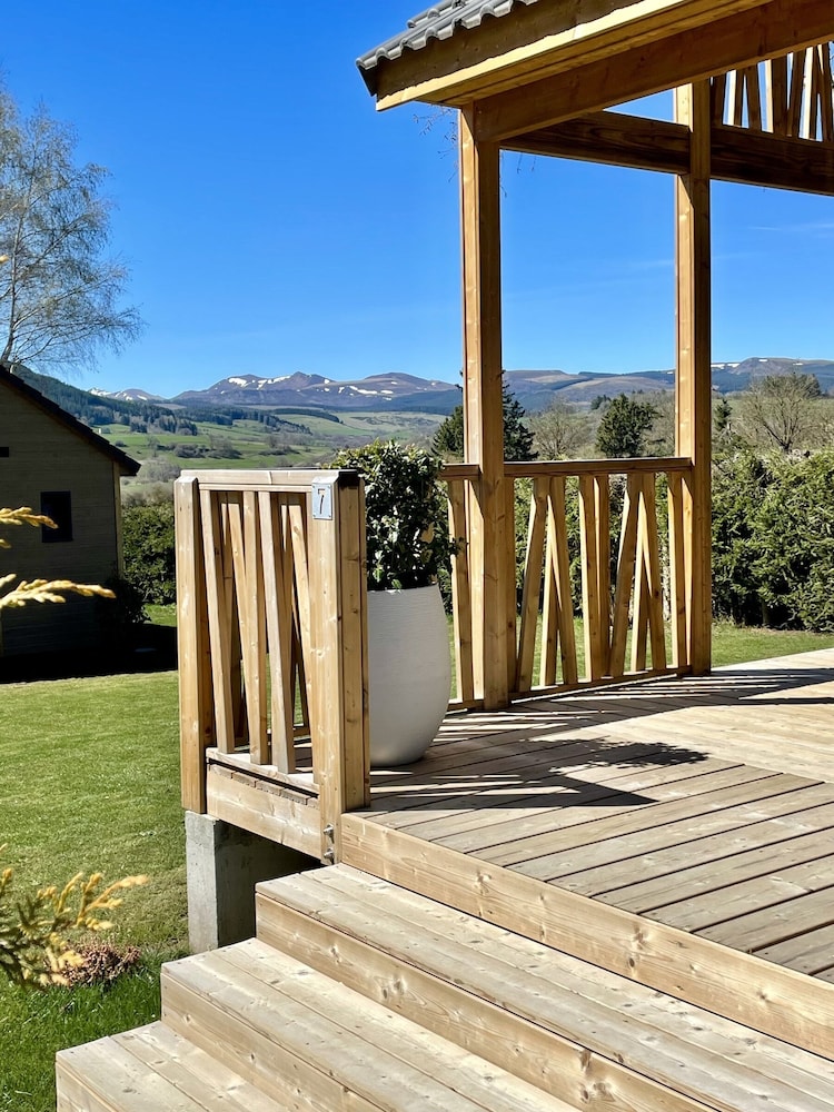 Premium Suite, 1 Queen Bed, Hot Tub, Mountain View - Photo 17