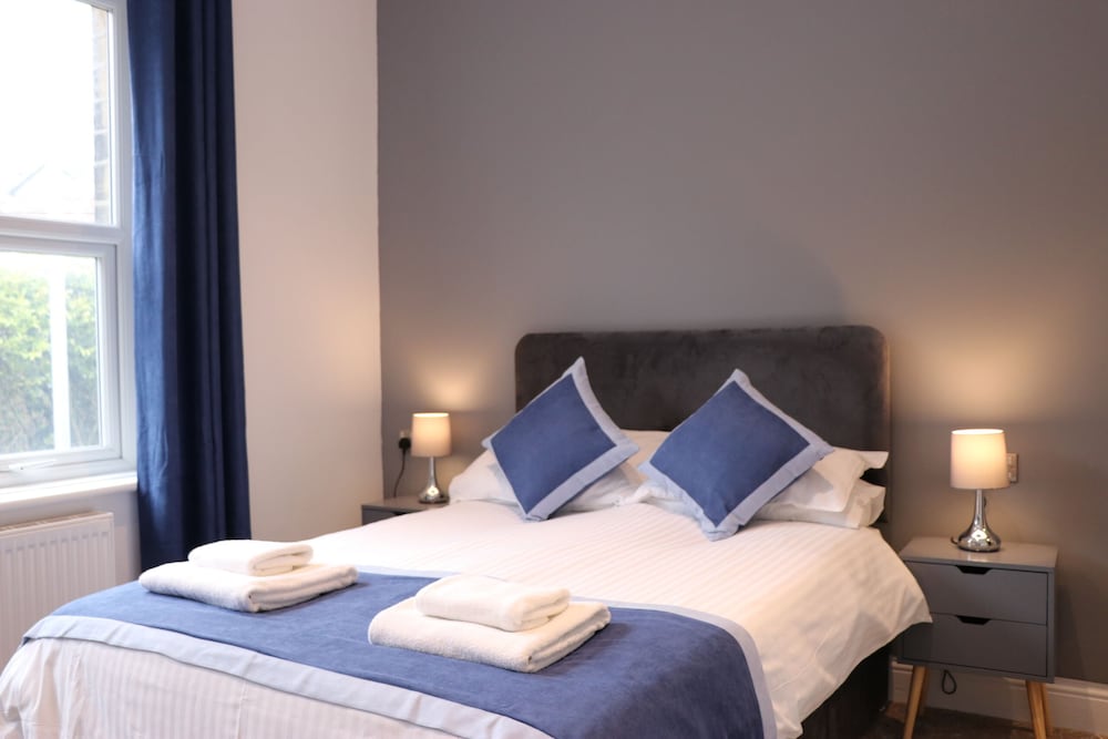 Deluxe Double Room, Ensuite - Photo 4