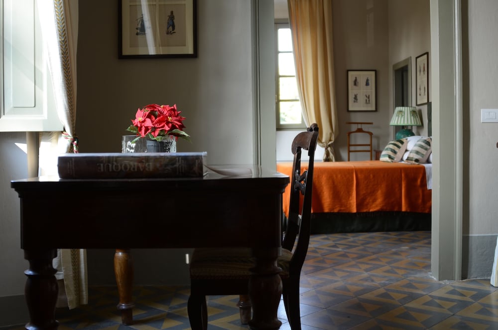 Luxury Suite photo 1