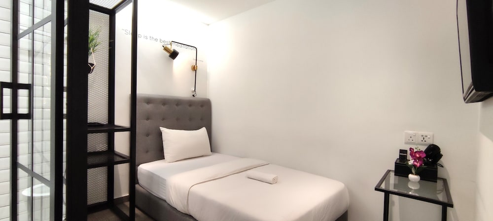Superior Single Room - Photo 3