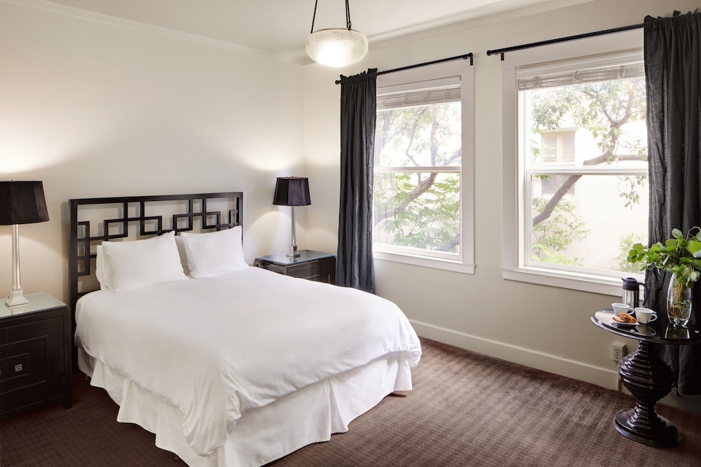 Deluxe Room, 1 Queen Bed - Photo 1